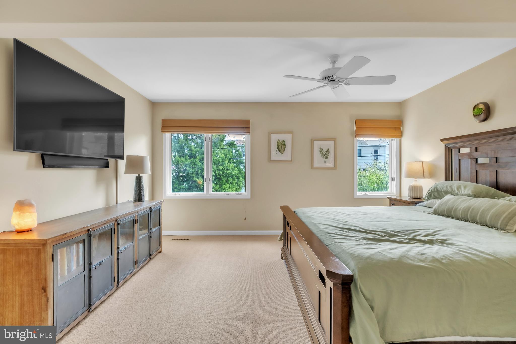 MONTROSE SQUARE - Residential