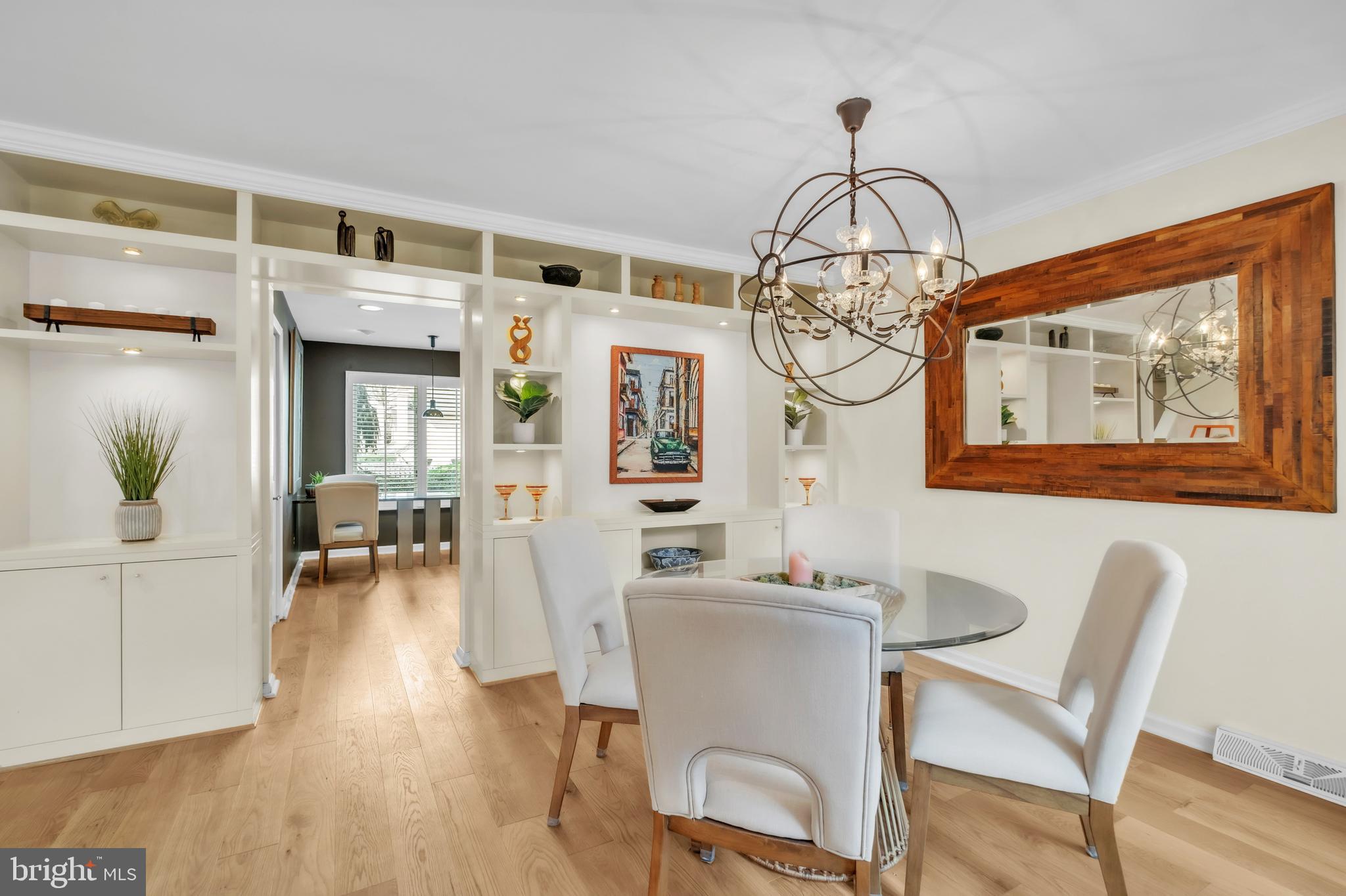 MONTROSE SQUARE - Residential