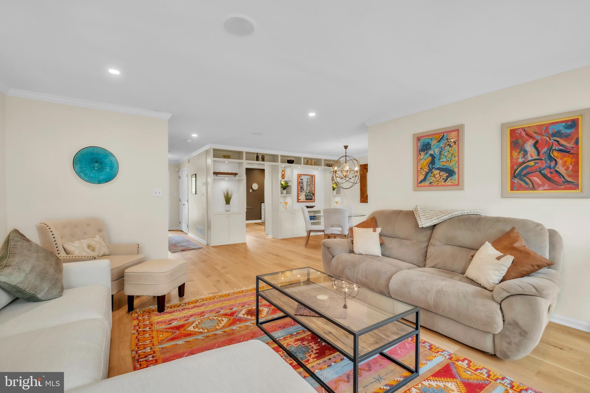 MONTROSE SQUARE - Residential