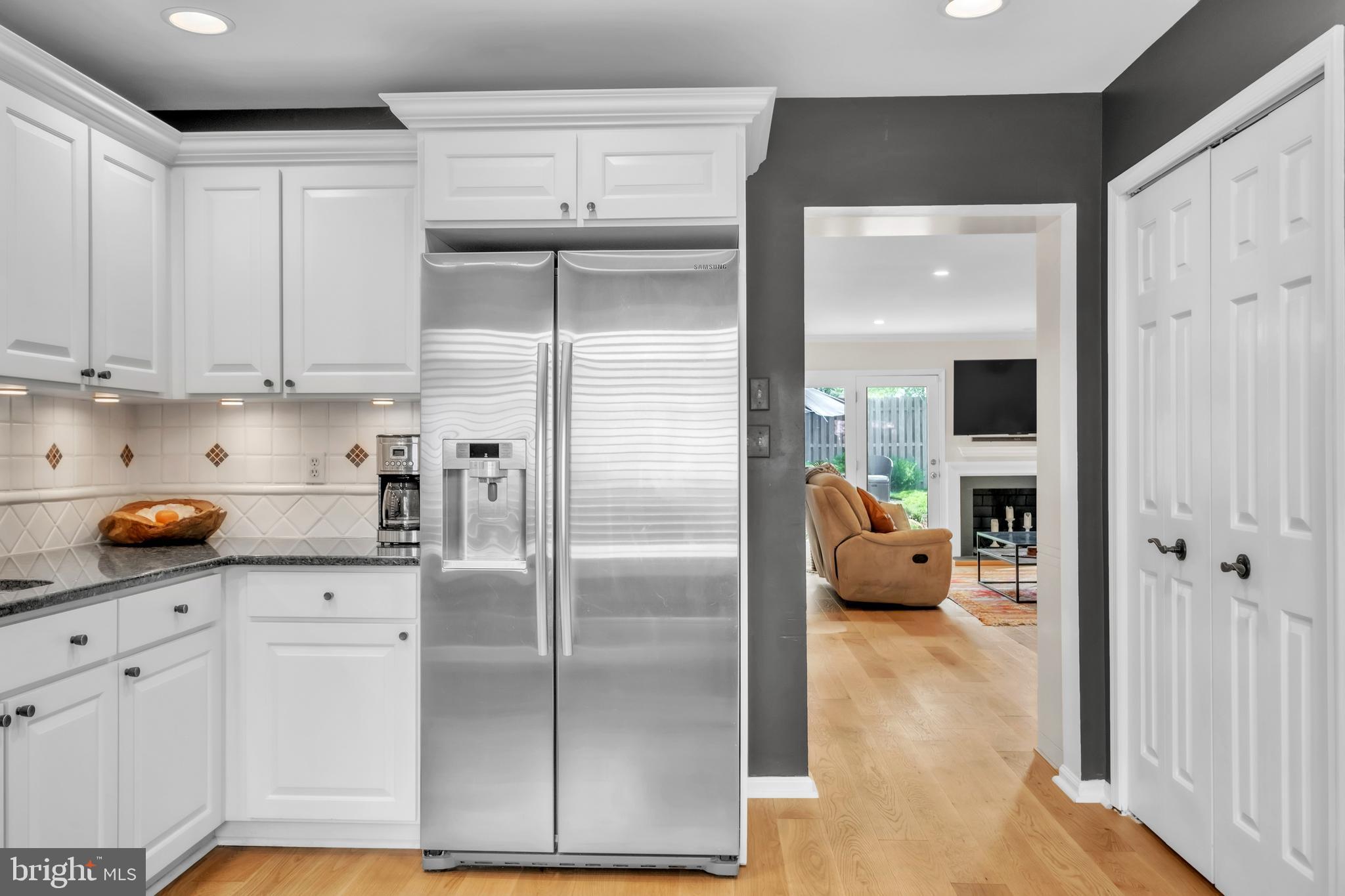 MONTROSE SQUARE - Residential