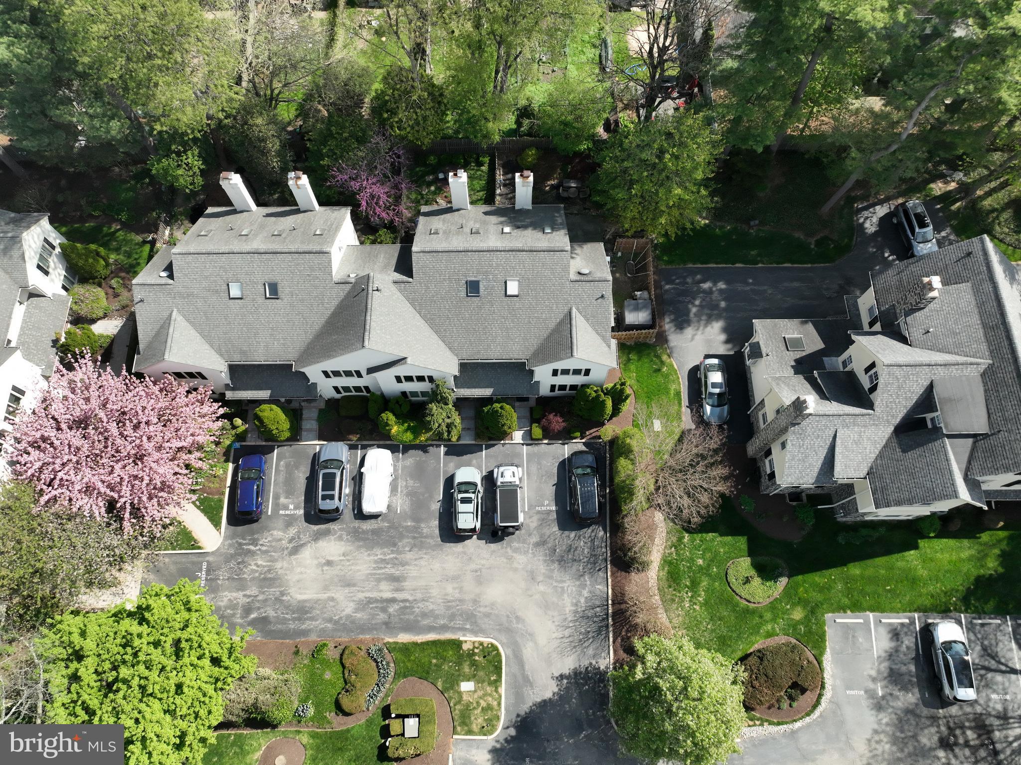 MONTROSE SQUARE - Residential