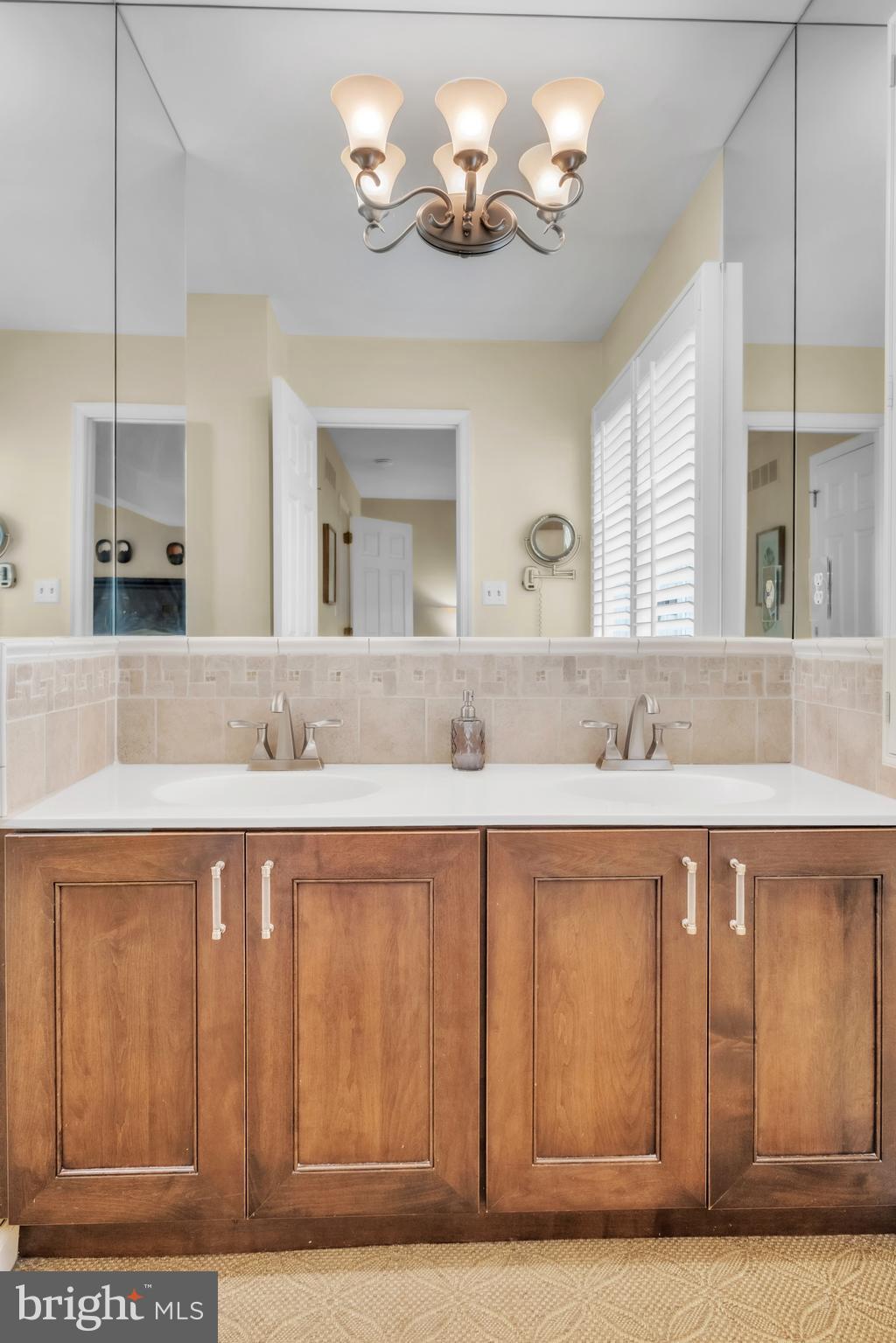 MONTROSE SQUARE - Residential