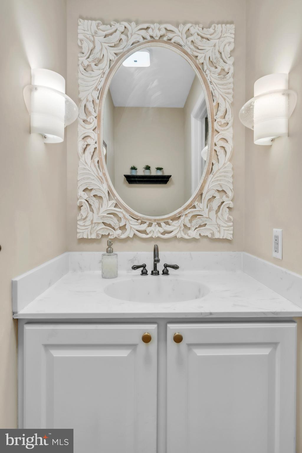 MONTROSE SQUARE - Residential