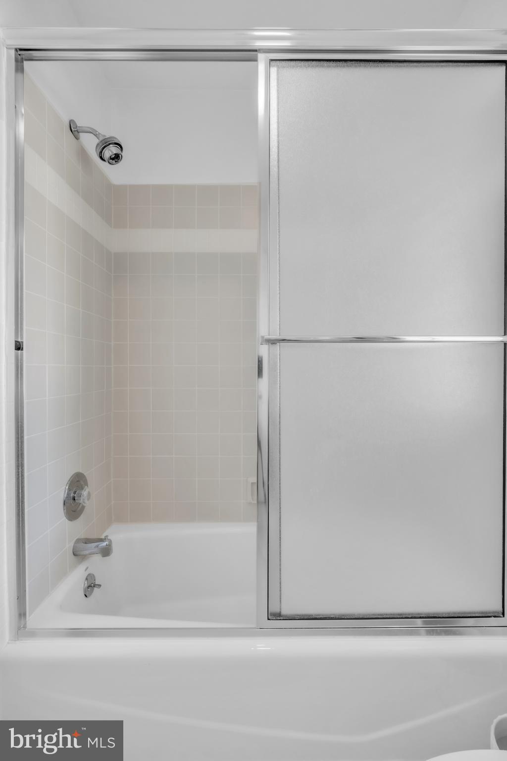 MONTROSE SQUARE - Residential