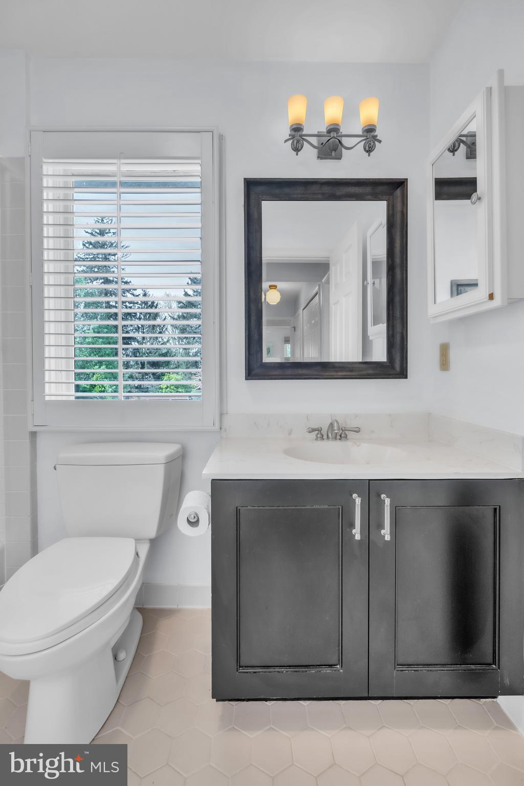 MONTROSE SQUARE - Residential