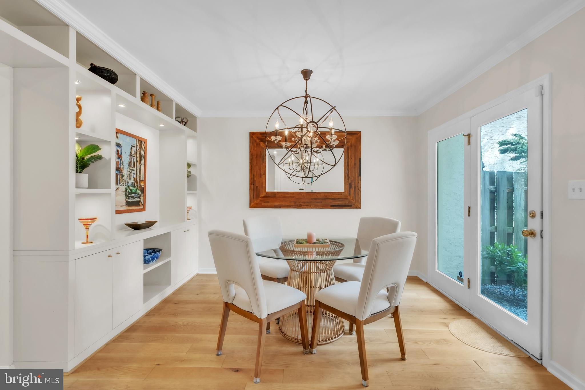 MONTROSE SQUARE - Residential