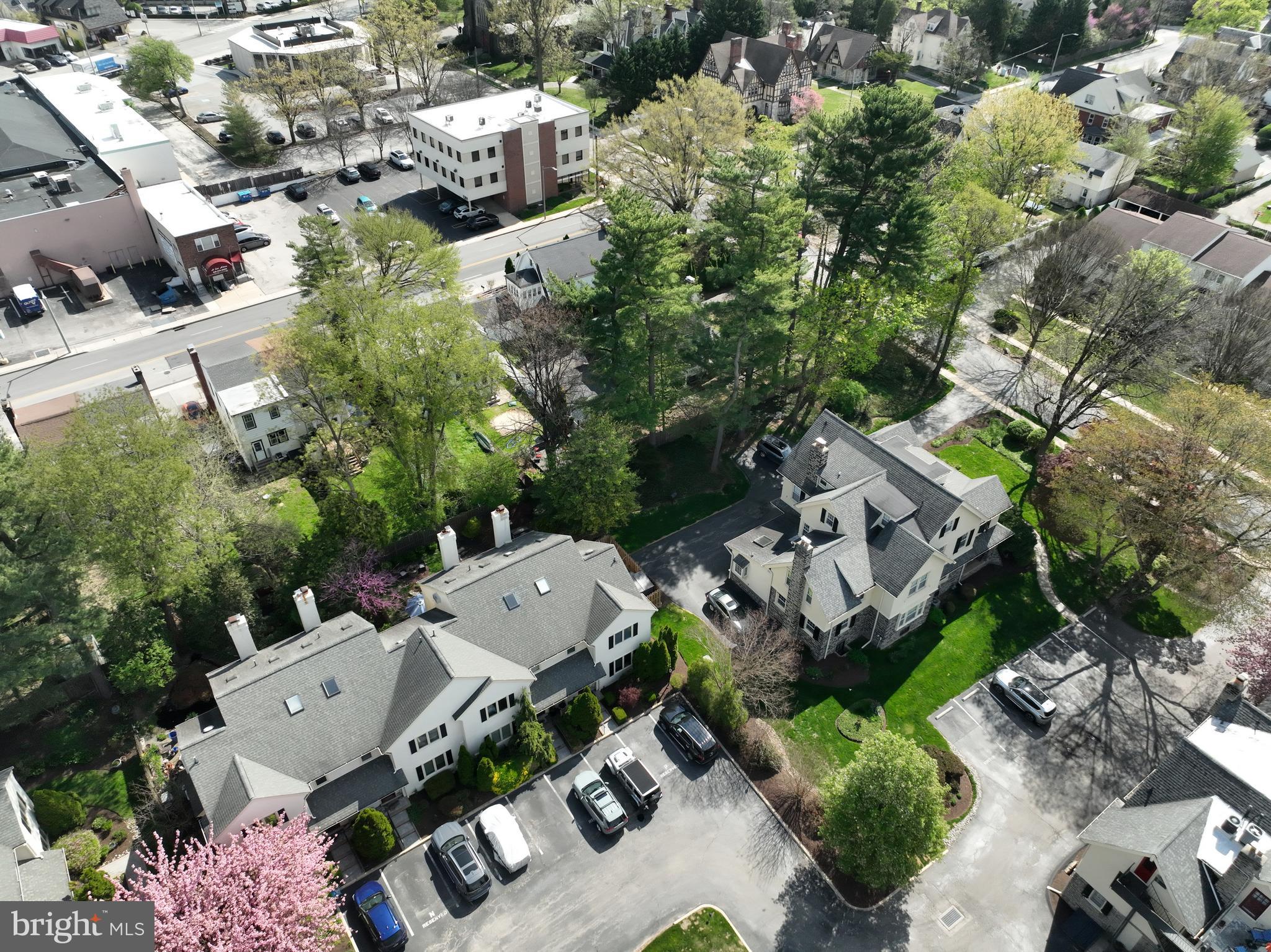 MONTROSE SQUARE - Residential