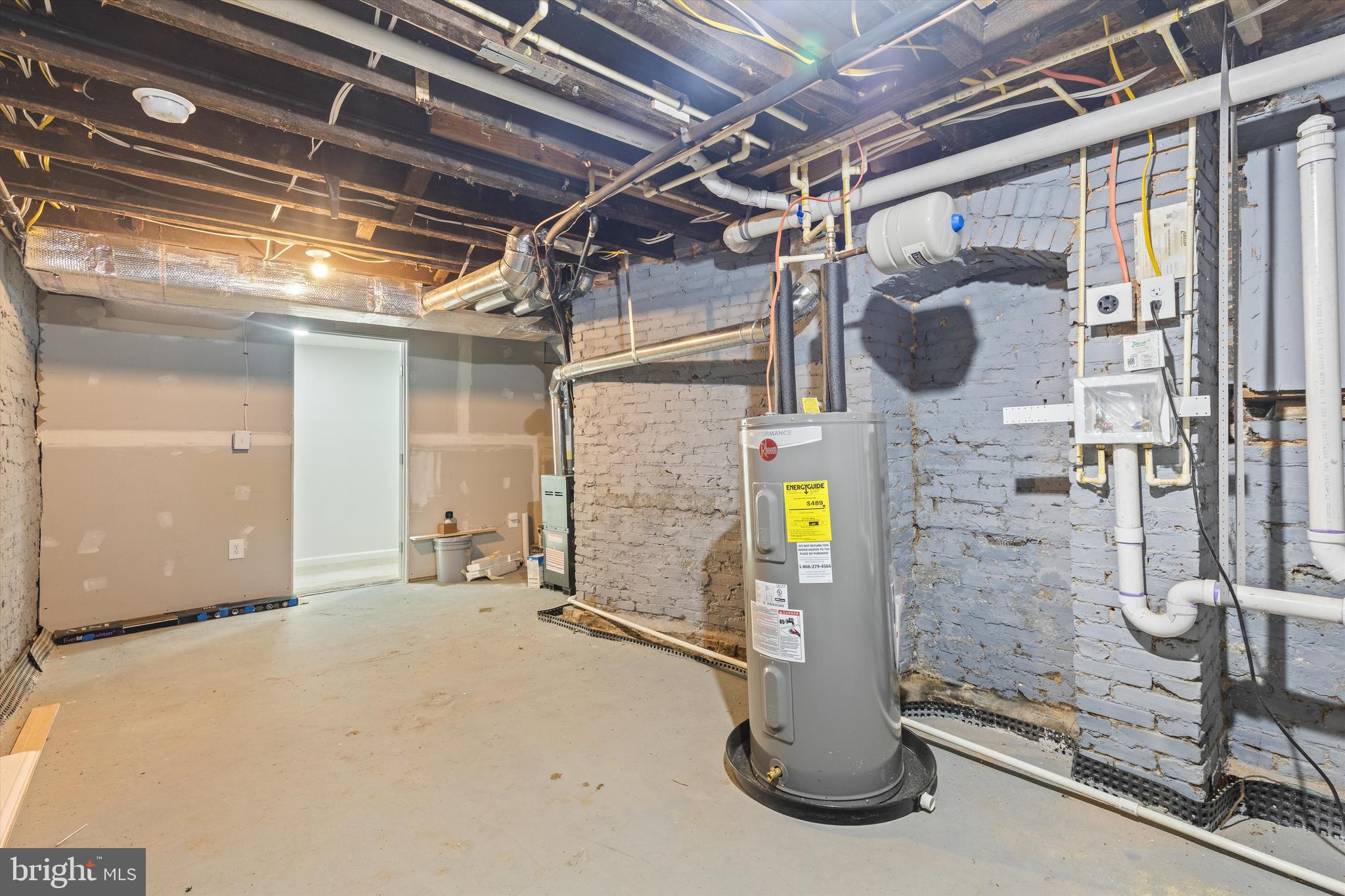 PENN NORTH - Residential Lease