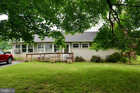 Photo of 1921 WABANK RD, LANCASTER, PA 17603 (MLS # PALA2036960)
