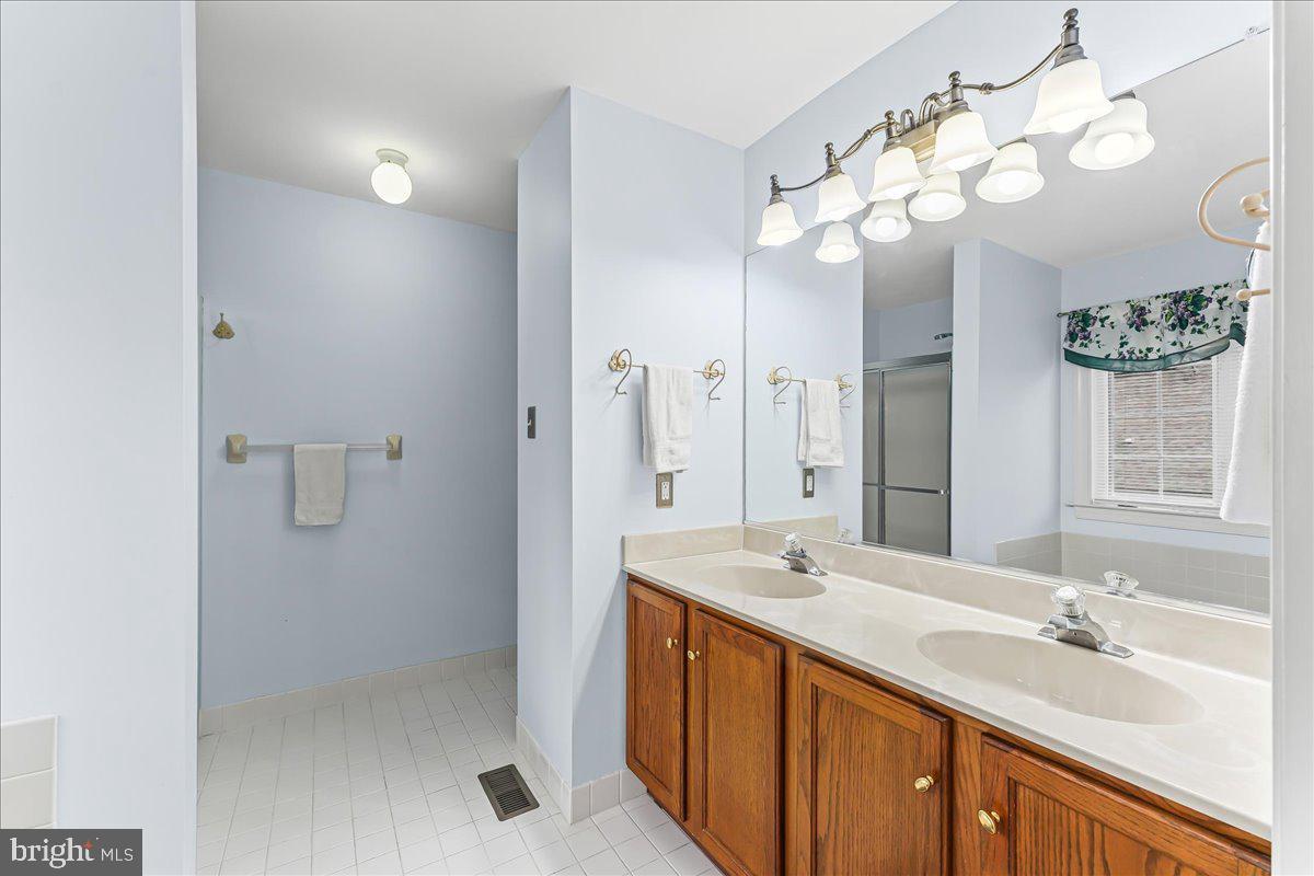 LONGWOOD VILLAGE - Residential