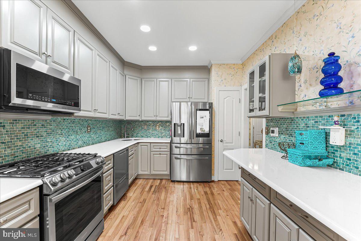 LONGWOOD VILLAGE - Residential