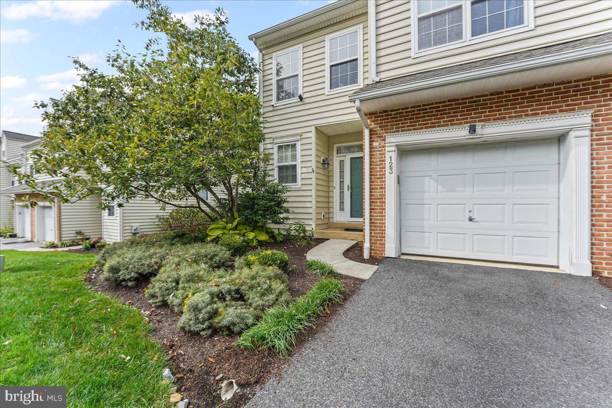 LONGWOOD VILLAGE - Residential