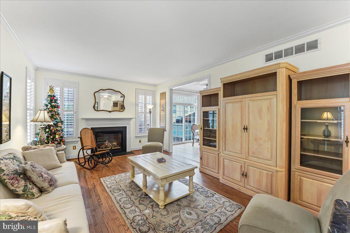 LONGWOOD VILLAGE - Residential