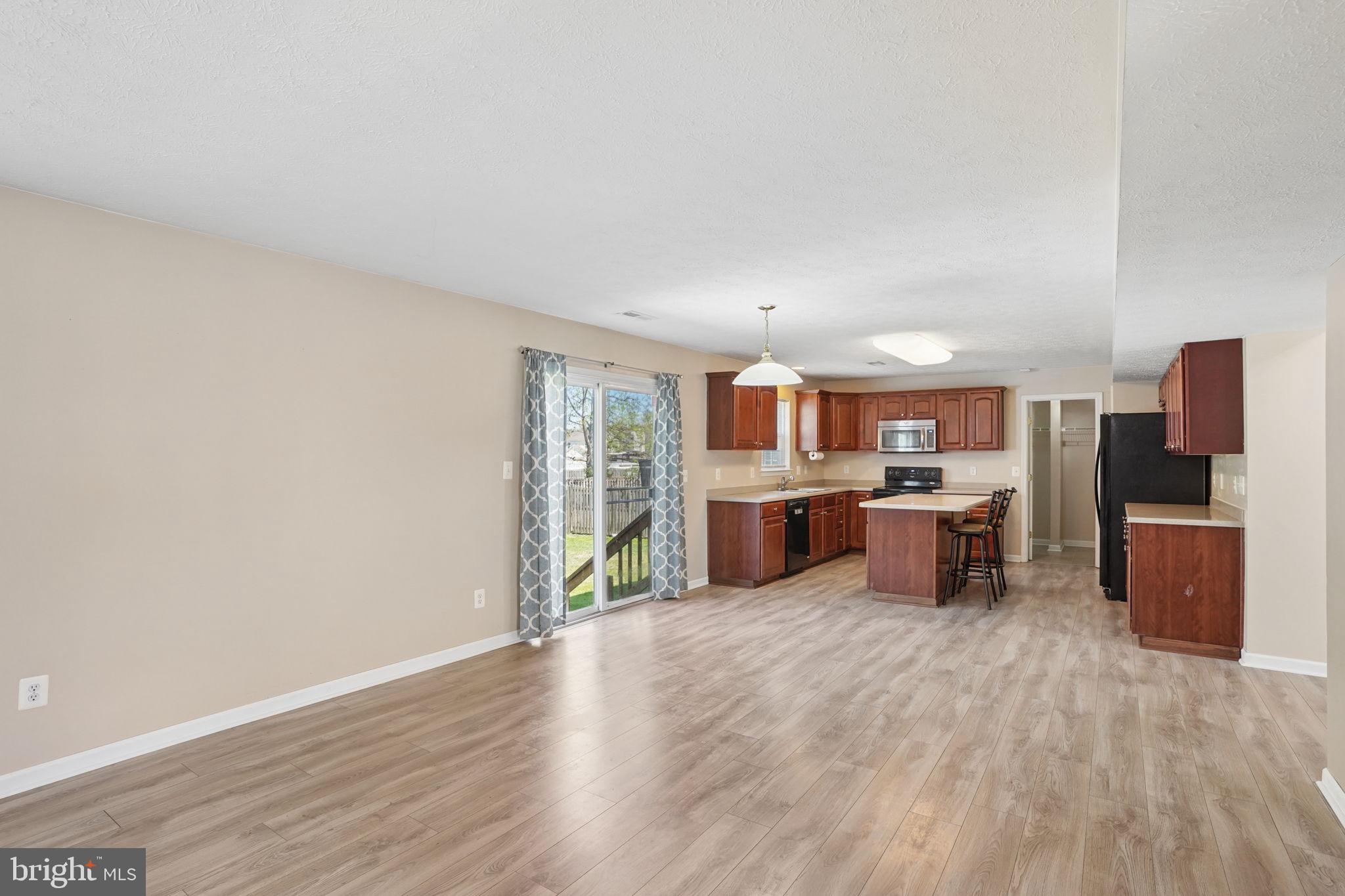 CATTAIL COMMONS - Residential