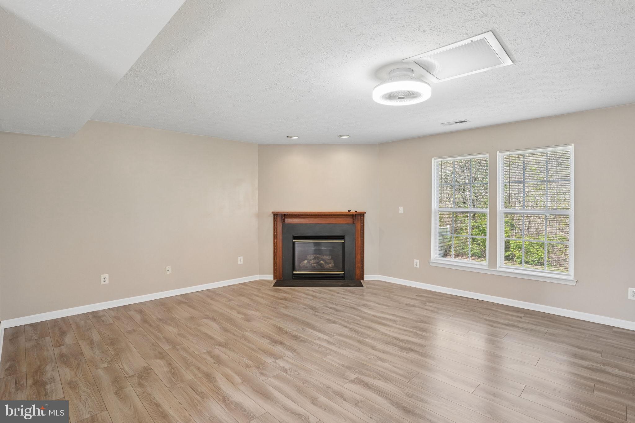 CATTAIL COMMONS - Residential