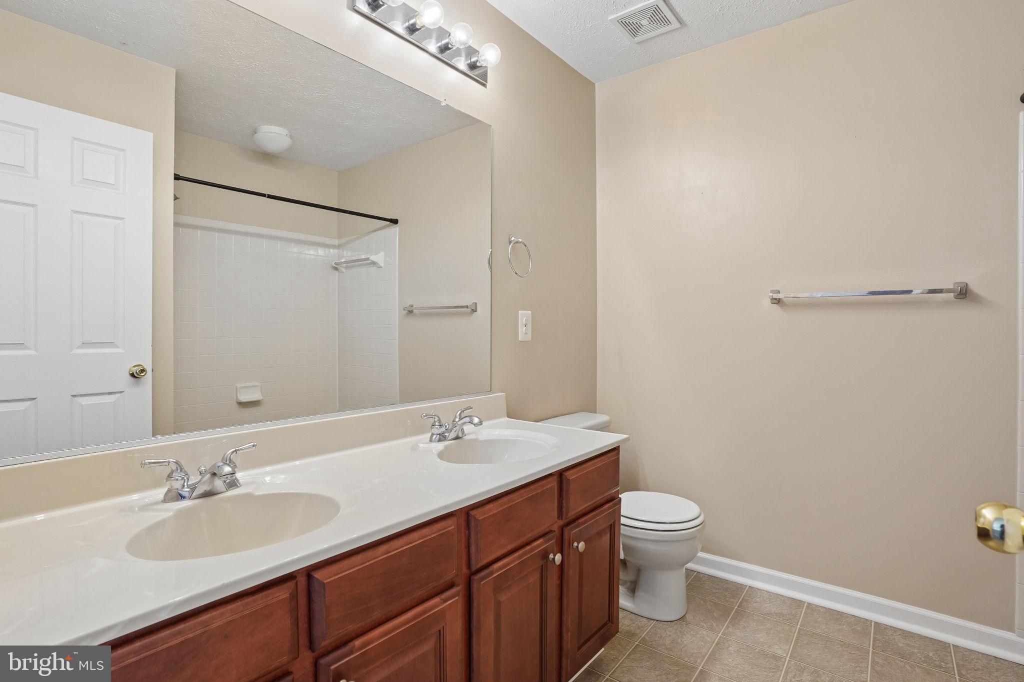 CATTAIL COMMONS - Residential