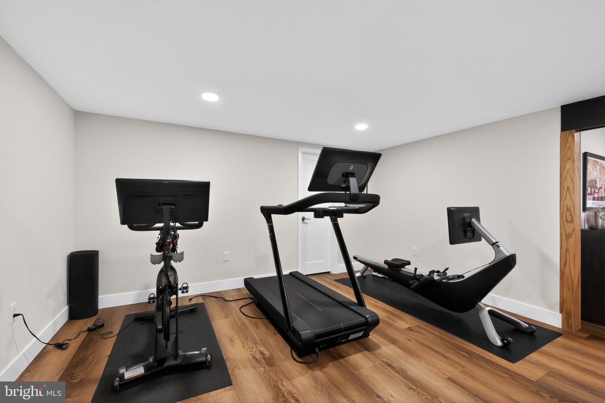 EDGEWOOD PARK - Residential