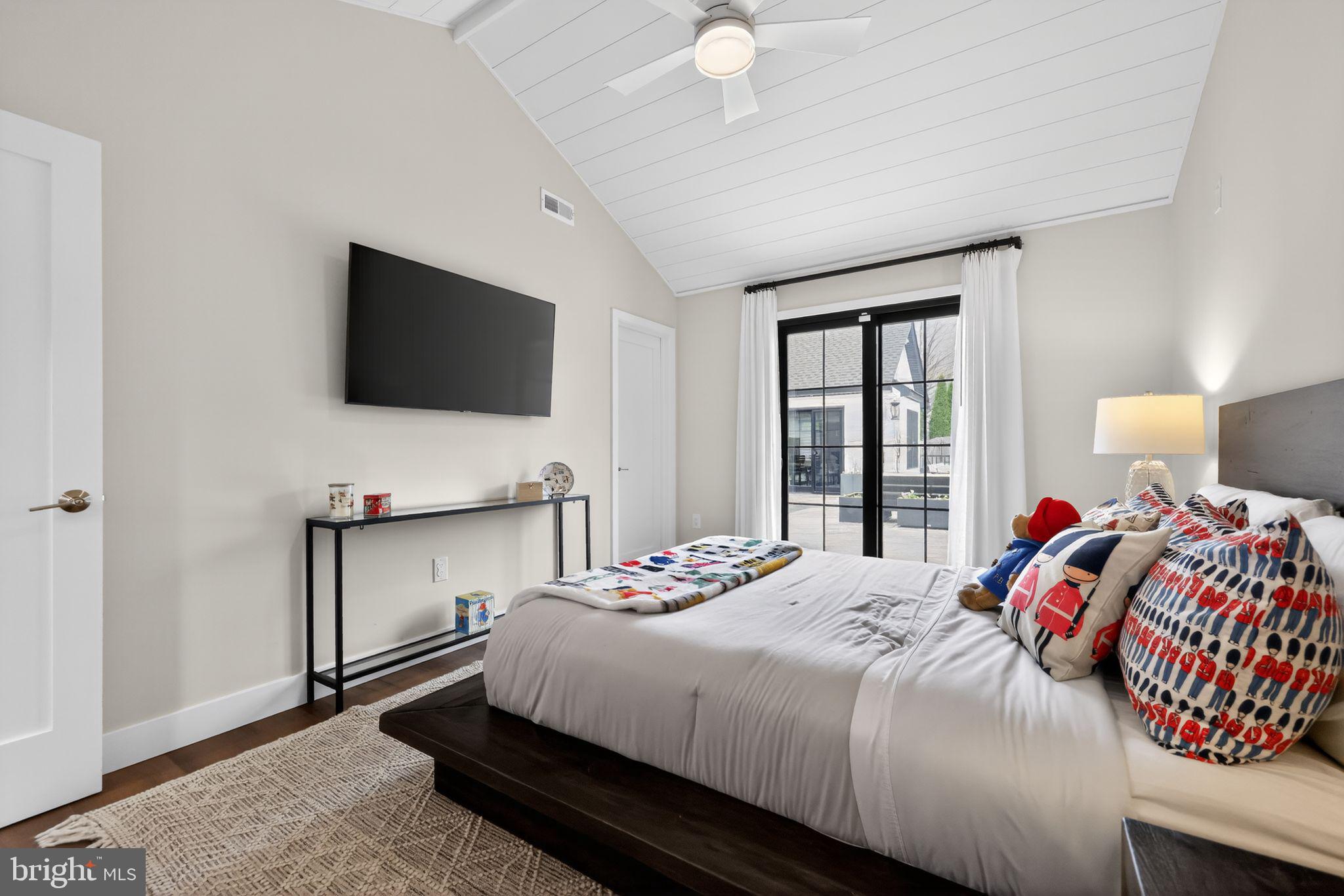 EDGEWOOD PARK - Residential