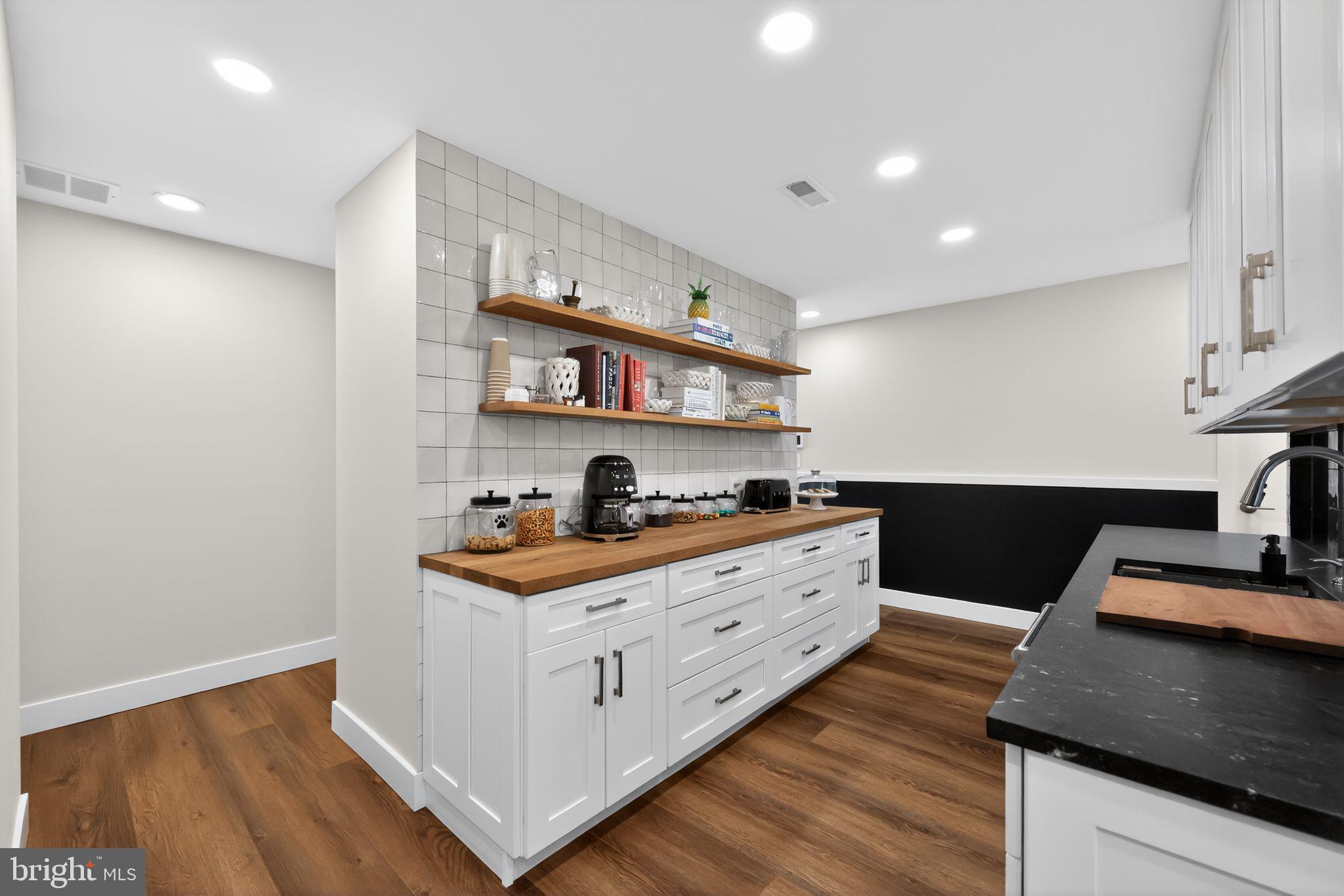 EDGEWOOD PARK - Residential