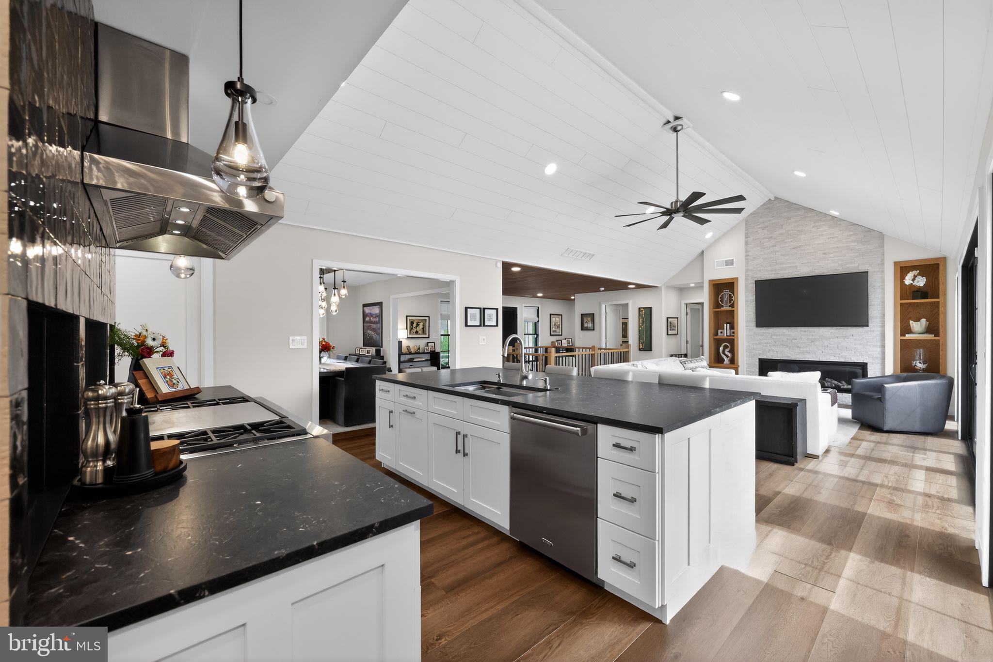 EDGEWOOD PARK - Residential