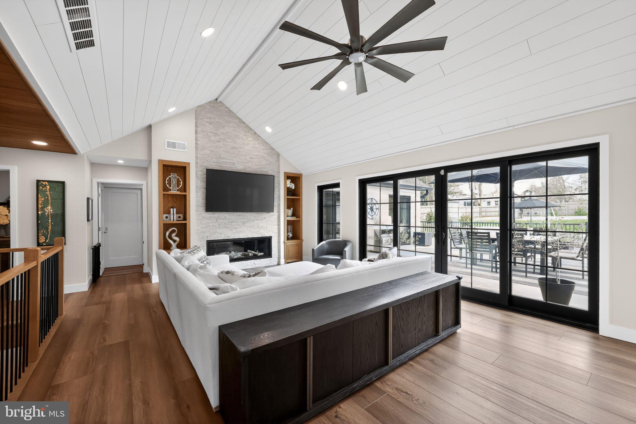 EDGEWOOD PARK - Residential