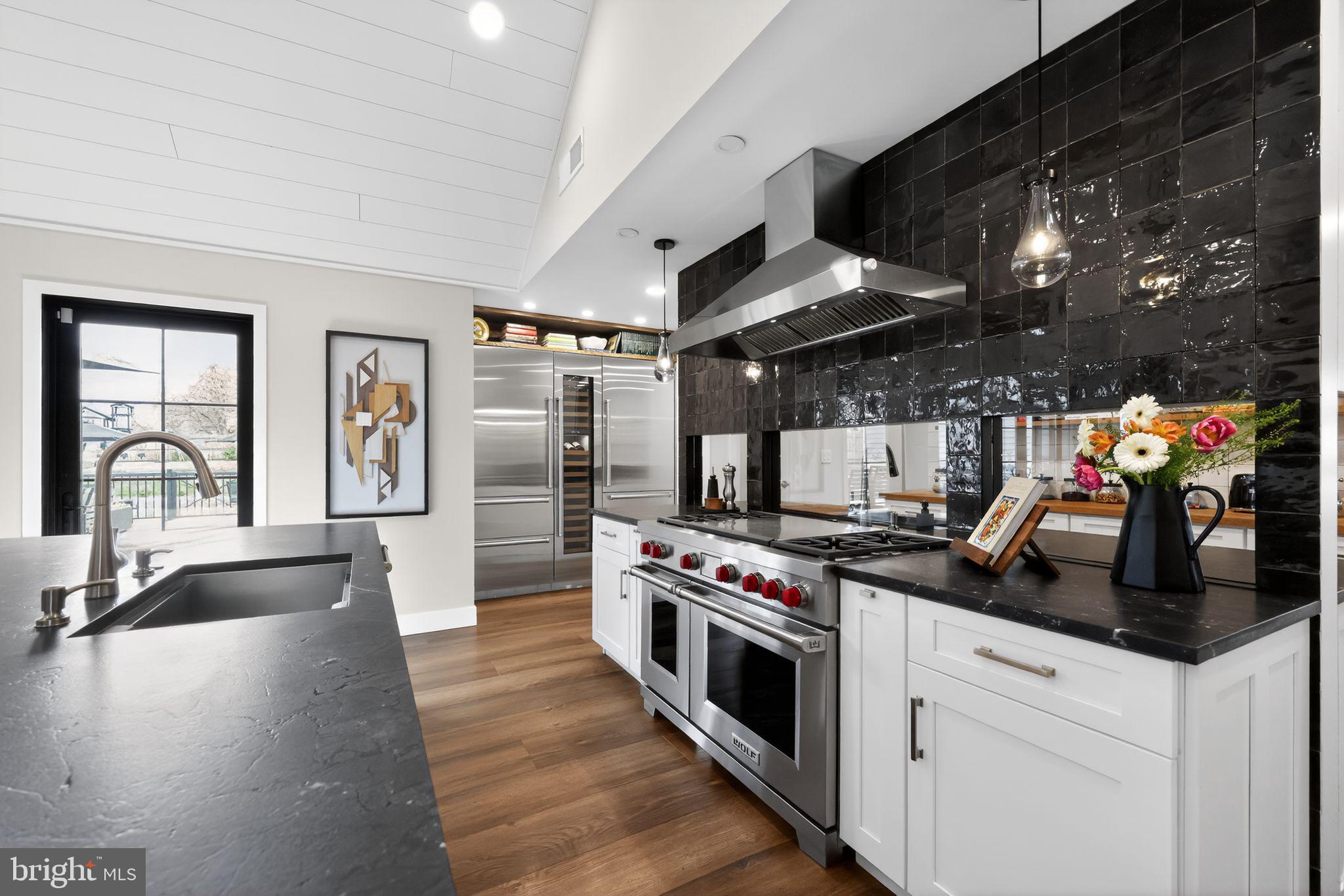 EDGEWOOD PARK - Residential