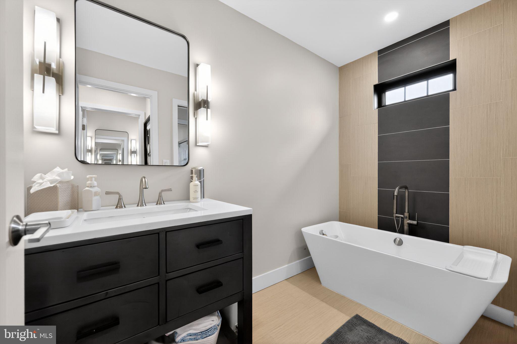 EDGEWOOD PARK - Residential