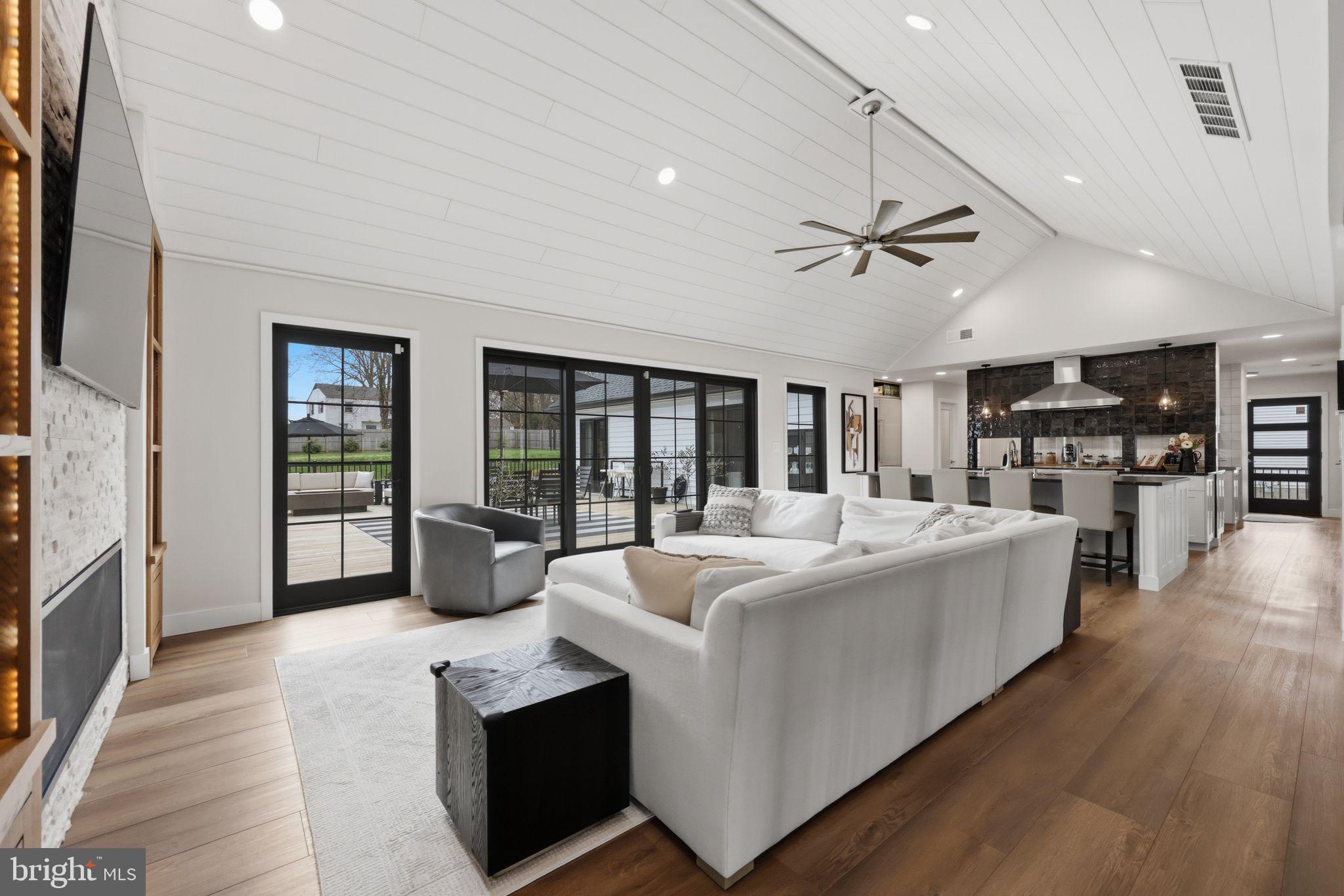 EDGEWOOD PARK - Residential