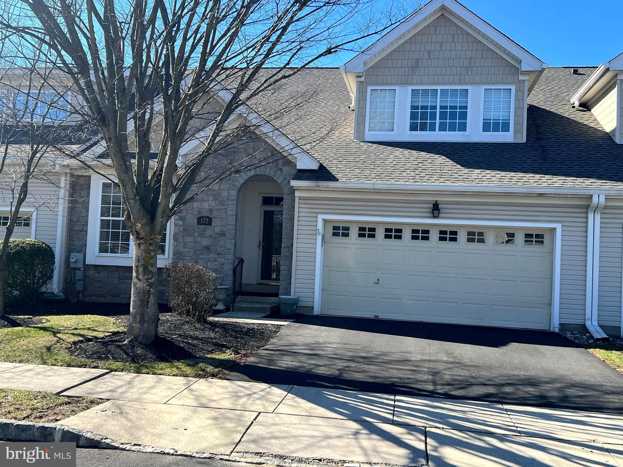 COURTYARDS - Residential