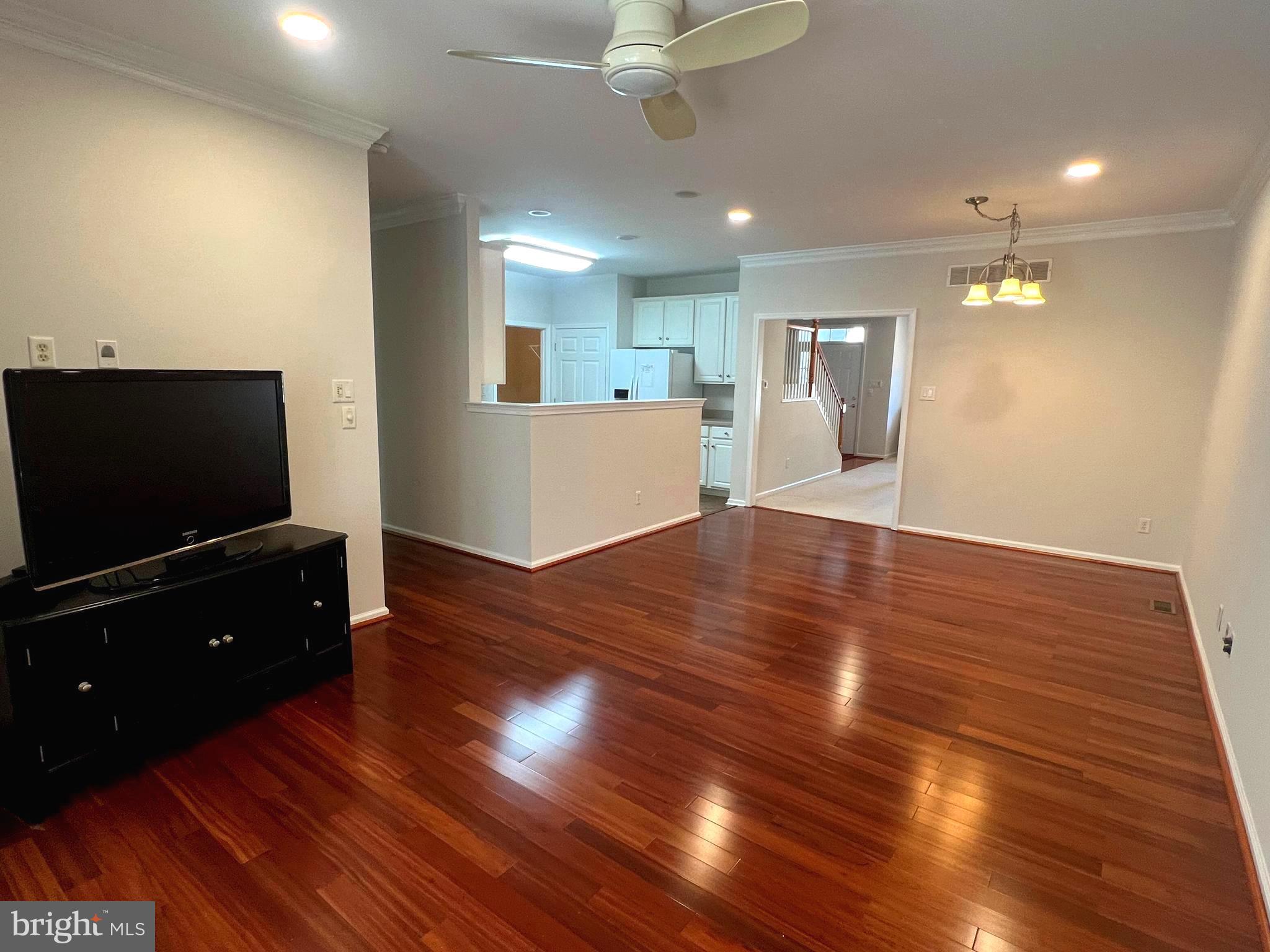 COURTYARDS - Residential