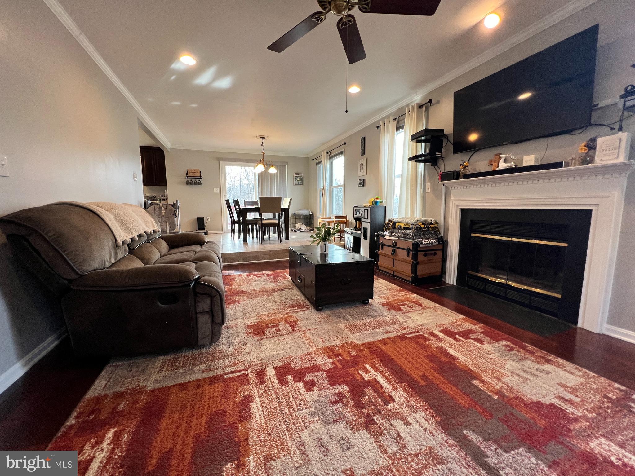 OAKMONT VILLAGE - Residential