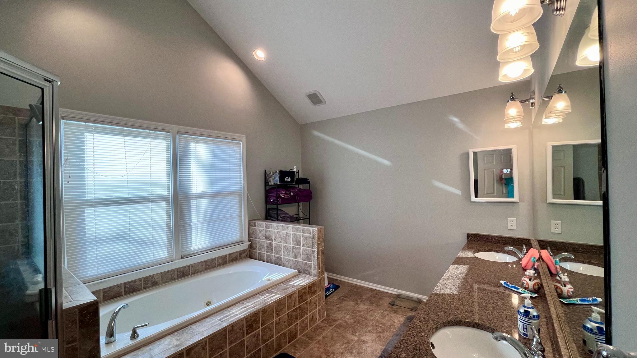 OAKMONT VILLAGE - Residential