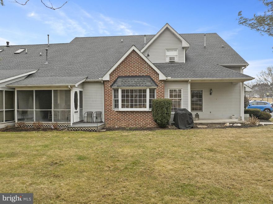 Don’t miss this end unit in Foxridge Community, minutes from downtown Historic Gettysburg. 1,670 sq. ft. with 2 bedrooms and 2 and ½ bath, 2nd floor loft area with full bath. Screened in porch looking over US Park Service / Battlefield land.   Also has a first floor home office.  Interior of this home was recently & completely professionally painted, kitchen was remodeled with granite counter tops installed.  HOA covers lawn care and snow removal with many beautiful common areas.  Excellent for senior living.   Easy to show.