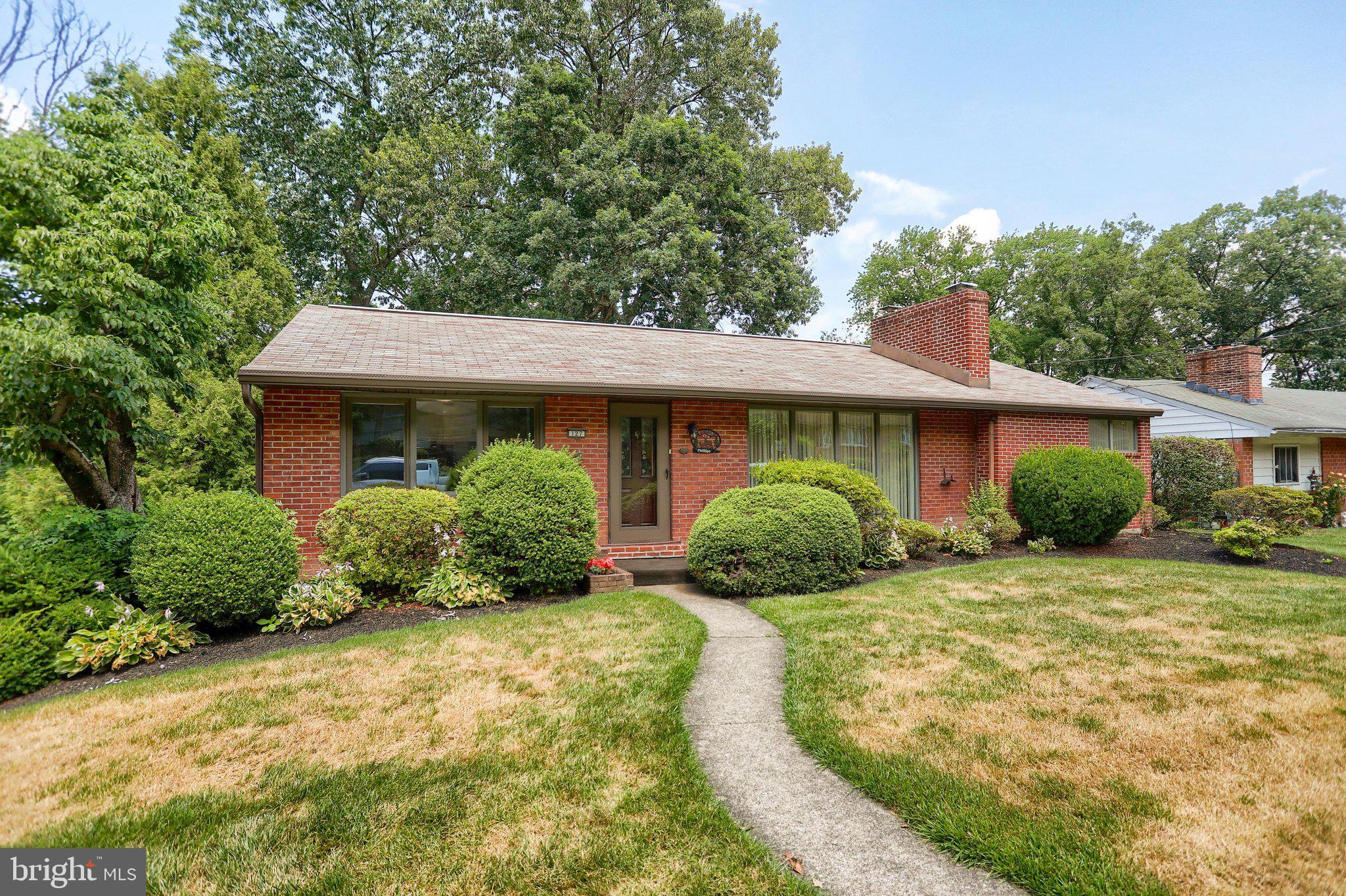127 RIDGEVIEW DRIVE