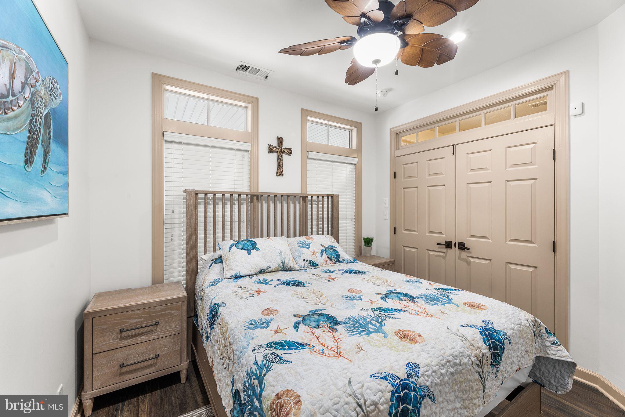 SUNSET ISLAND - Residential