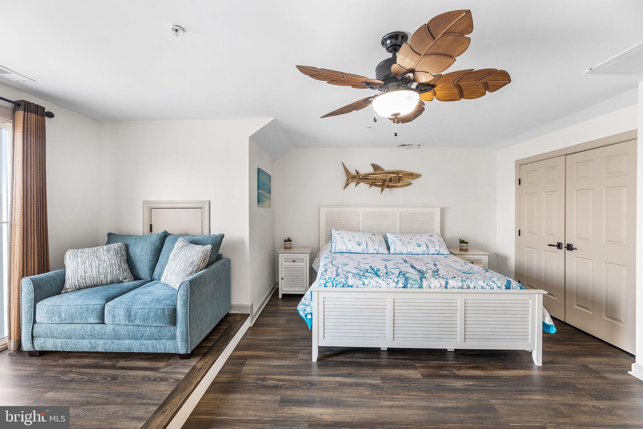 SUNSET ISLAND - Residential