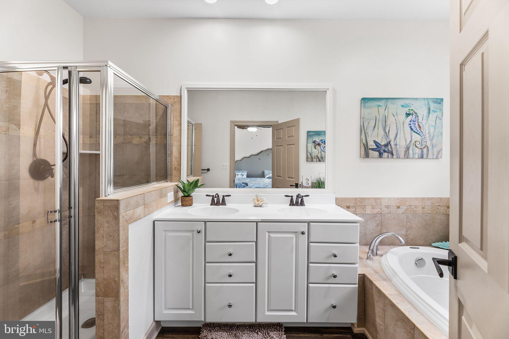 SUNSET ISLAND - Residential