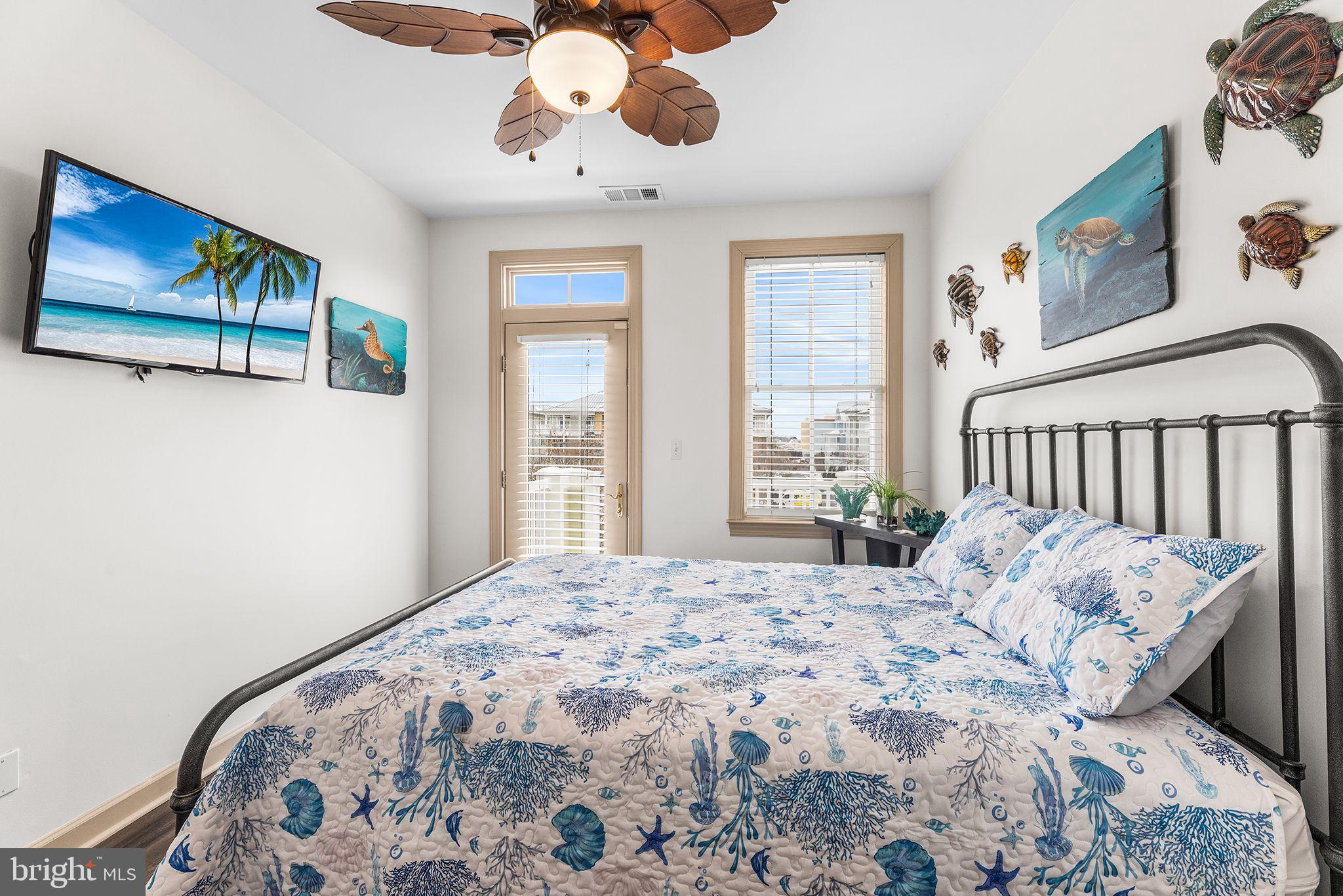 SUNSET ISLAND - Residential