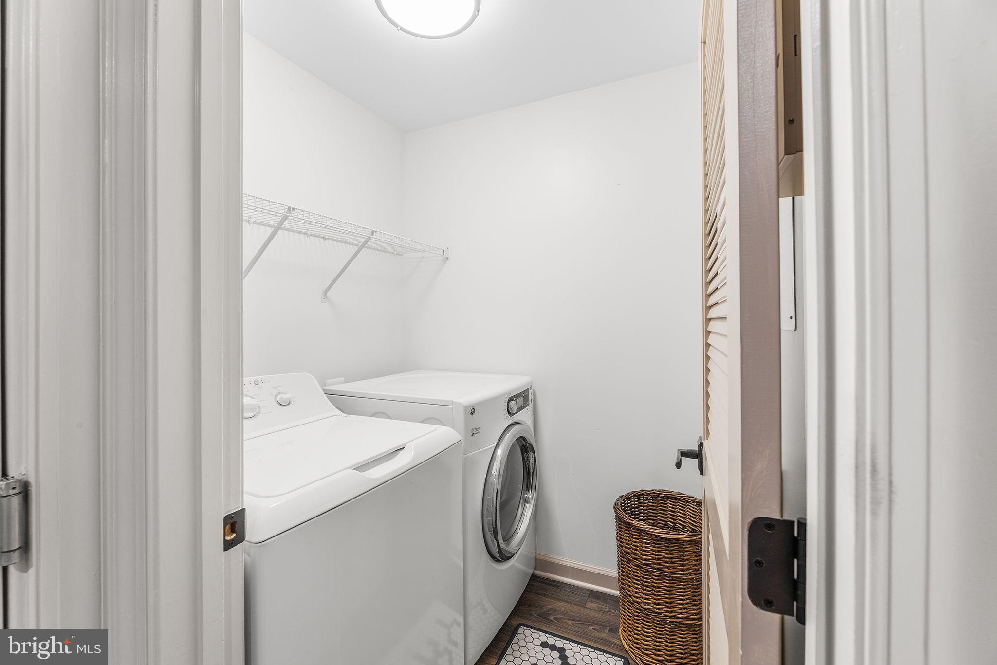 SUNSET ISLAND - Residential