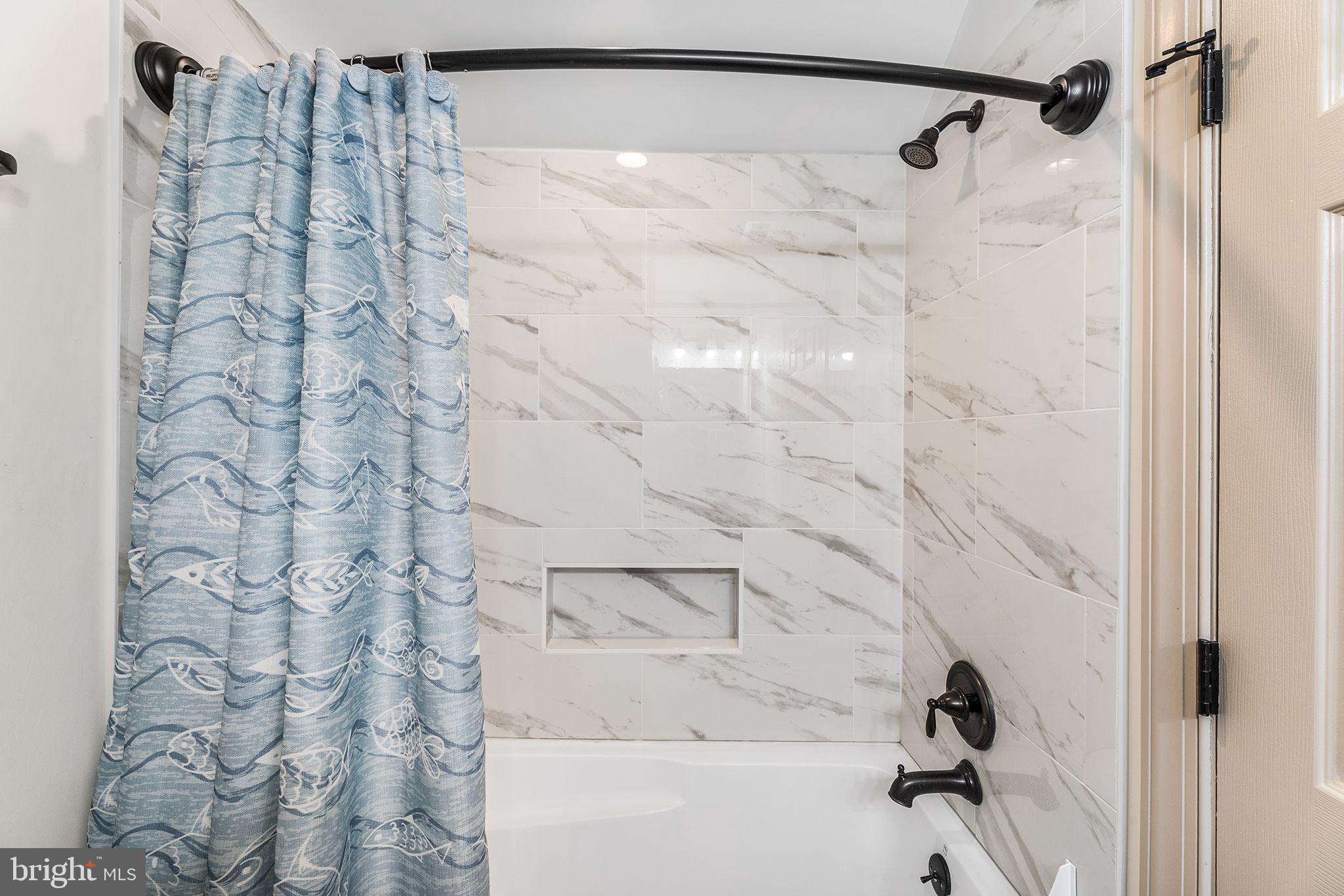 SUNSET ISLAND - Residential