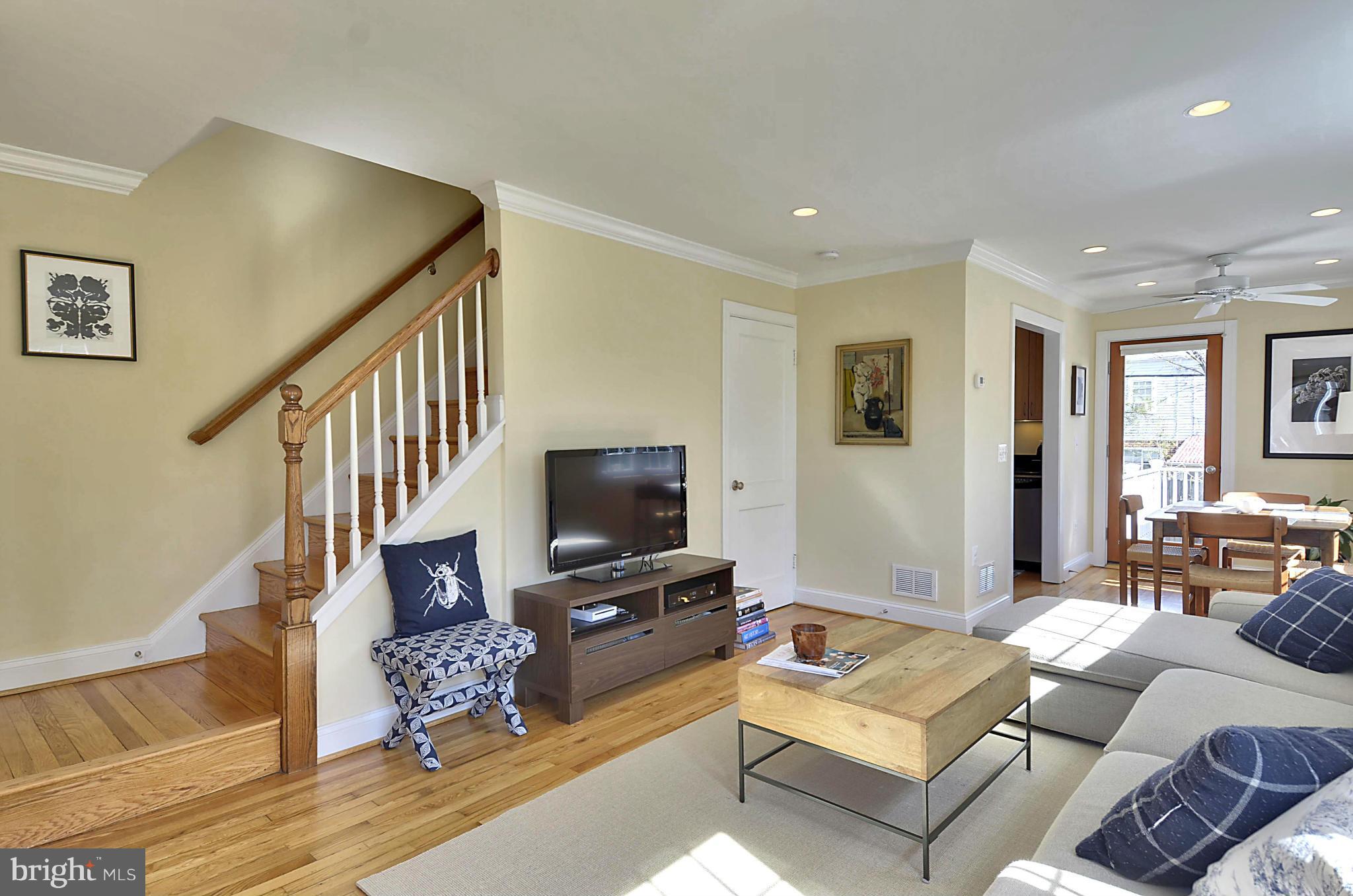 BUCKNELL MANOR - Residential