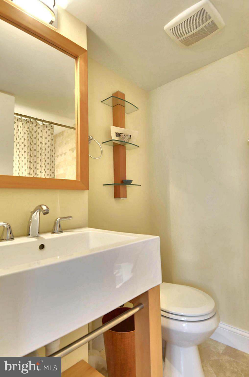 BUCKNELL MANOR - Residential