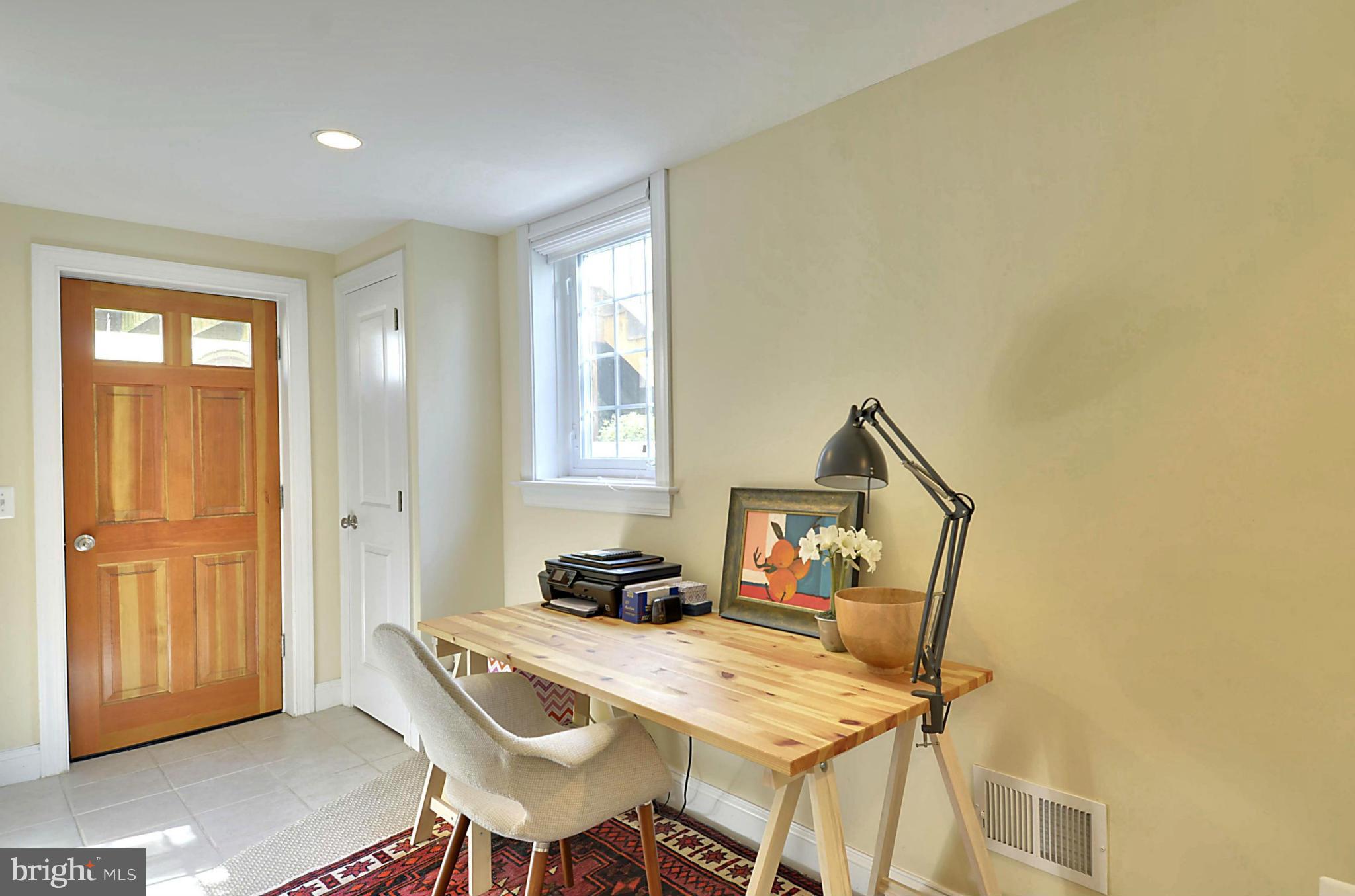 BUCKNELL MANOR - Residential