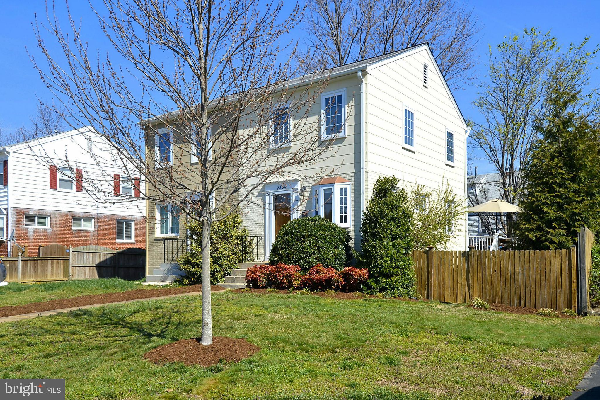 BUCKNELL MANOR - Residential