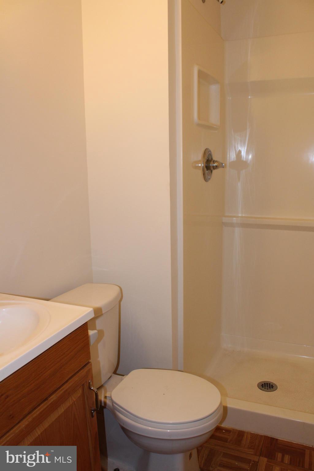 CABIN CREEKWOOD - Residential Lease