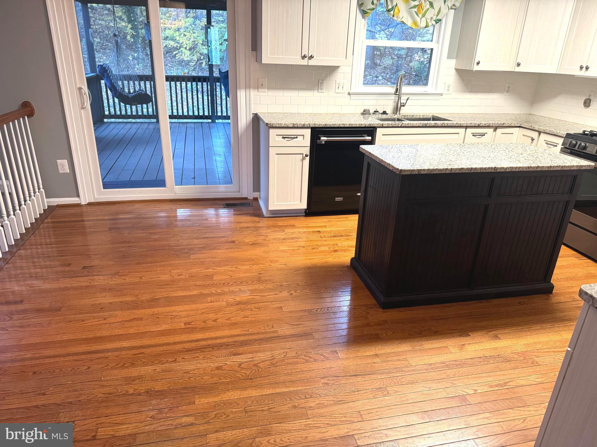 NEWPORT ESTATES - Residential