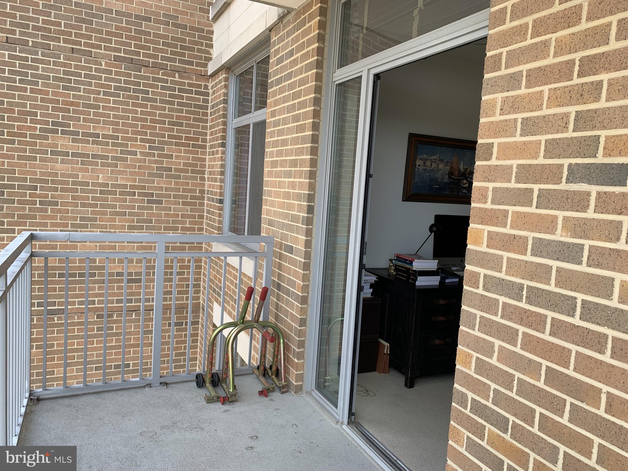 MIDTOWN AT RESTON TOWN CENTER - Residential Lease