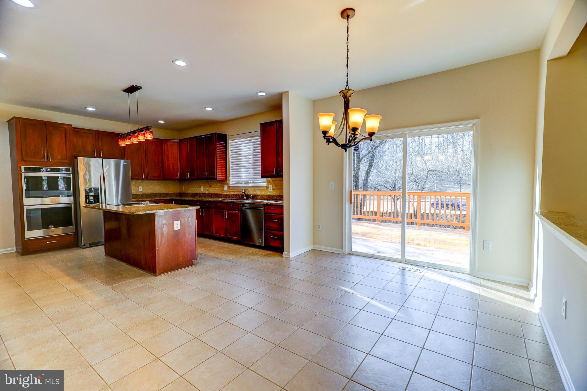 BLOOMS CROSSING - Residential