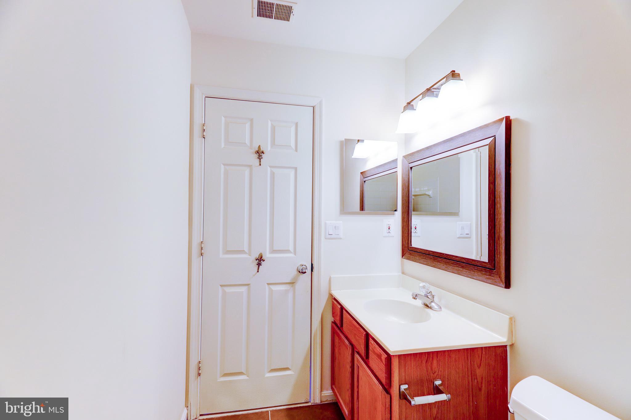 BLOOMS CROSSING - Residential