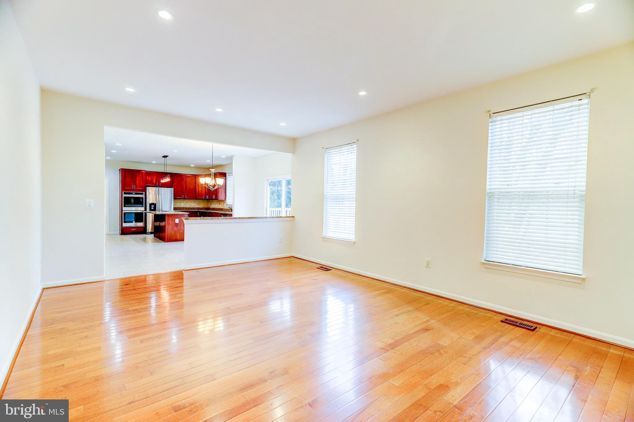 BLOOMS CROSSING - Residential